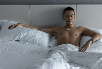 陈伟霆发腹肌照引发网友狂欢 旁边胳膊还缺人？