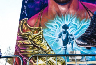 从小孩到足坛信仰 梅西巨幅壁画在阿根廷揭幕