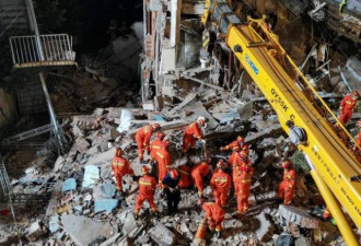 中国苏州酒店倒塌已酿8死 至今仍有9人失踪