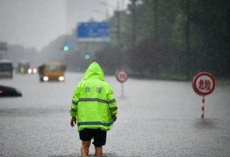 看完河南暴雨中顶级富豪所做一幕 我顿悟了什么