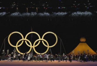 东京奥运低沉音乐+僵尸白服引槽 网友:真吓着了