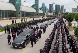 多伦多殉职警察葬礼举行：4700人参加