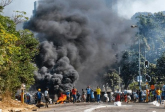 南非发生27年最严重骚乱 中使馆使浑身解数