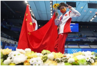 中国14岁女孩奥运夺金 贫穷率真令主旋律尴尬
