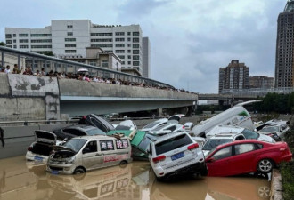 河南洪灾郑州 新乡告急很多砖家的脑子都进水了