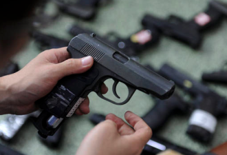 男子家藏6支塑料仿真枪被认定为枪支 法院一审