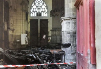 法神父收留难民反被杀 凶手涉嫌火烧教堂
