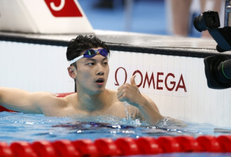 汪顺男子200米混合泳摘金 前一夜恩师为他守门