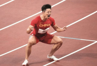 苏炳添揭东京赛场撞线瞬间：最后5米他打我手