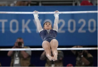 难民后裔 苗族女孩为美守住女子体操全能金牌