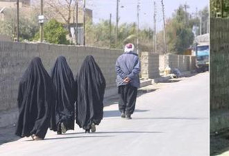 阿富汗3名女子裹黑袍拴脚链被牵着上街? 真相爆