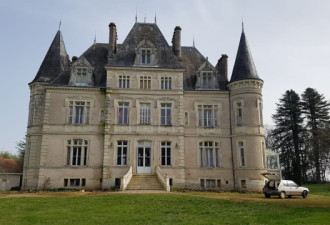 多伦多女子用买半独立屋的价 在法国买下一城堡