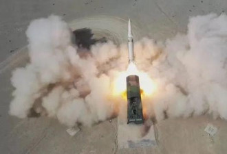解放军连3天实弹演练罕见公开新型导弹发射画面