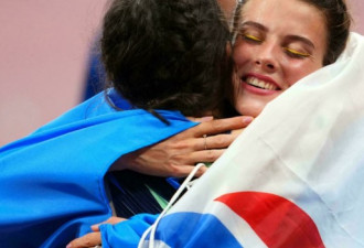奥运赛场拥抱敌国选手 乌克兰铜牌美少女遭传唤