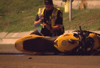 摩托车骑手清晨被撞受重伤