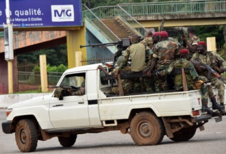 几内亚疑爆发军事政变 联合国谴责吁释放总统