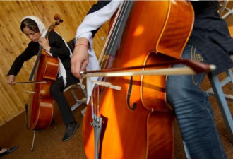 塔利班下令禁止音乐 阿富汗国家音乐学院已关门