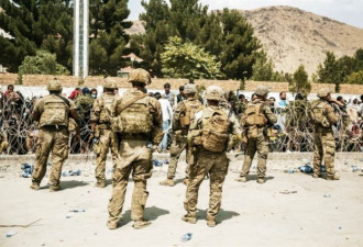 喀布尔机场爆枪响  阿富汗、美德军混战