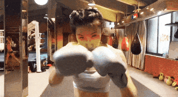 探访上海第一家女子拳击馆:全性感姐姐男性免入