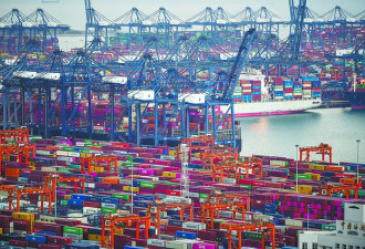 近千艘货轮拥堵 中国港口正在经历危机