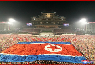 朝鲜举行建国73周年阅兵 金正恩出席阅兵式