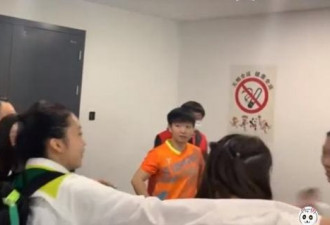 著名打卡景点！孙颖莎被澳门女乒全队追星！