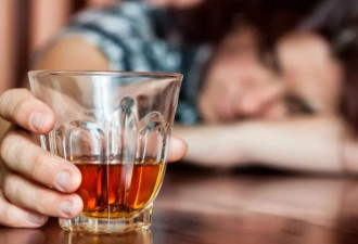小心!醉酒后一个错误睡姿可能导致窒息