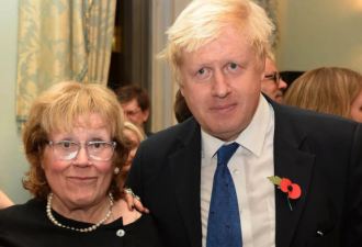 英国首相 鲍里斯·约翰逊的母亲去世 终年79岁