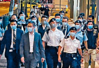 香港黑帮厮杀闯入警署 全港反黑4天拘捕298人