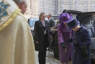英女王首次拄拐杖出席重大活动