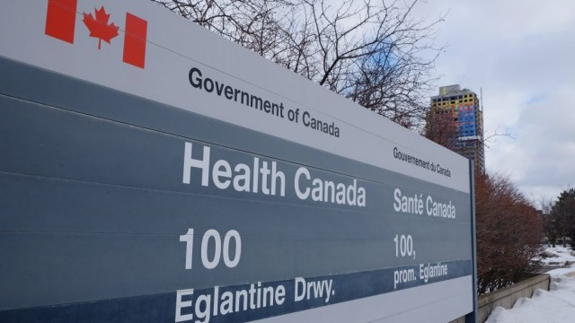Canada's public health agency seeking help distributing COVID vaccines - iPolitics