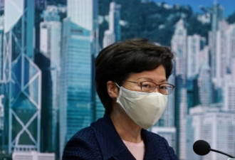 香港特首：不想由政府开口挽留港人移民海外