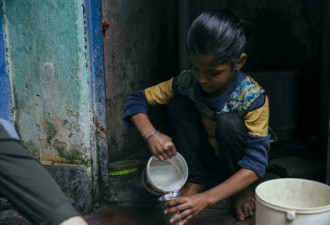 世界消除贫困日：印度巴西疫情加剧贫困受关注