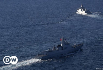 史上首次：中俄十艘军舰共同穿越日本海峡