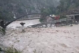 印度尼泊尔暴雨成灾 两国近150人死亡