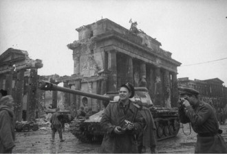 抗命不解柏林之围，投降后被写进美军二战史？