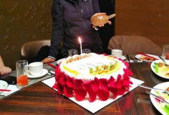刘晓庆喜迎69岁生日，脸部肿胀状态不佳