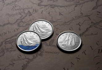 加拿大首枚彩色10分硬币面世 一抹蓝色太美了
