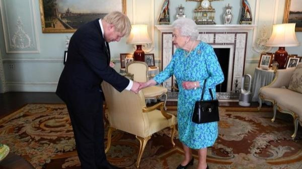 英国女王健康状态怎么样?首相约翰逊发声了_凤凰网