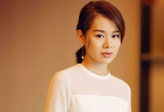 胡杏儿与亲友庆生，胡说八道姐妹团聚首