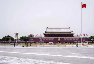 暴风雪袭击北京和中国北方地区 交通部分关闭