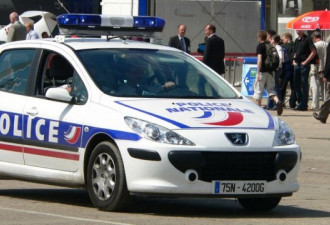 法国戛纳一警察遭到阿尔及利亚侨民持刀袭击
