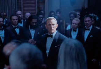 克雷格告别007：史上最强邦德 曾带女王跳飞机