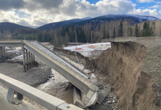加拿大公路桥断裂触目惊心！货运中断遥遥无期