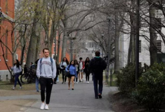 越来越多美国年轻男性放弃上大学，为什么？