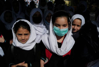 阿富汗经济崩溃：童婚换聘金 女婴也受害