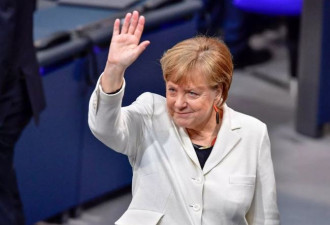 默克尔想“封锁”德国 被候任总理拒绝
