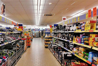 美国夫妇为避开病毒 每周包场租超市购物