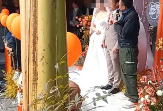 汪涵杨乐乐参加亲戚婚礼7岁儿子罕露面颜值出众