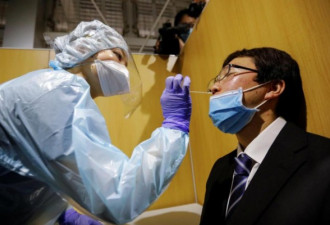 新冠病毒自杀了?日本疫情为何突然消失